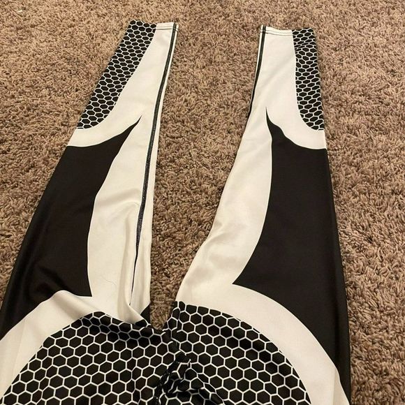 Unbranded Women's Gray, Black & White Pattern Crop Jeggings  Free Size - Picture 10 of 10